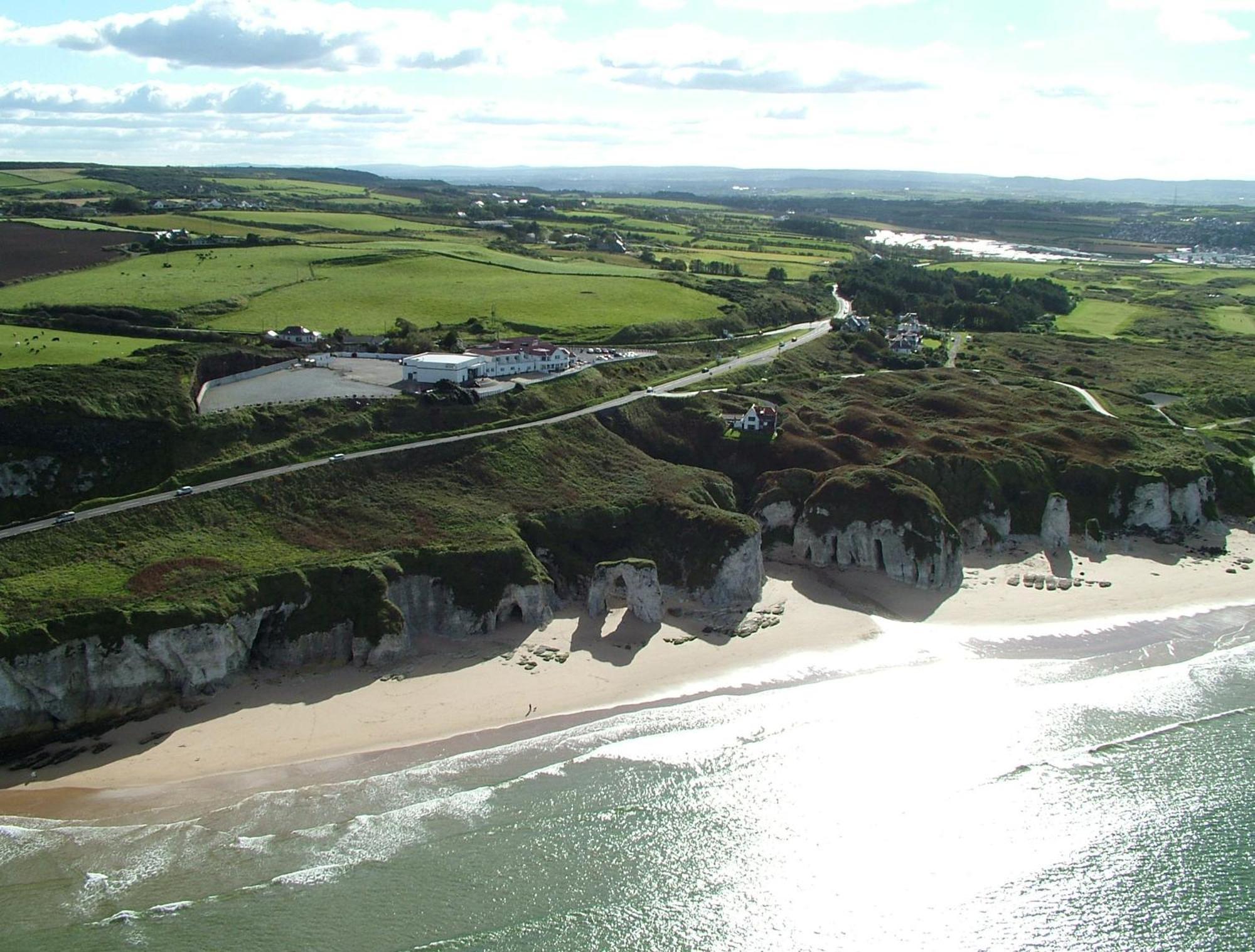 Royal Court Hotel Portrush Extérieur photo