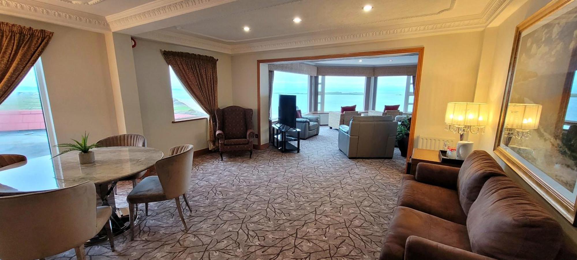 Royal Court Hotel Portrush Extérieur photo