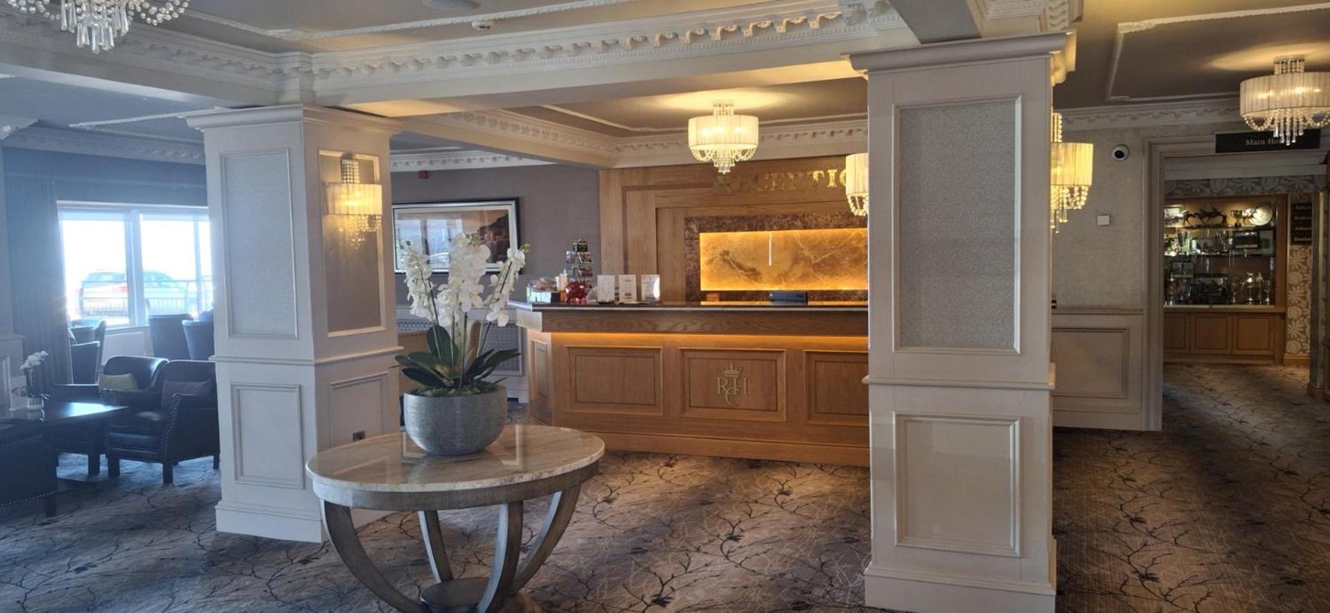 Royal Court Hotel Portrush Extérieur photo