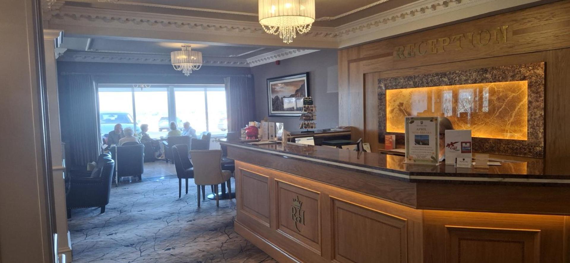 Royal Court Hotel Portrush Extérieur photo